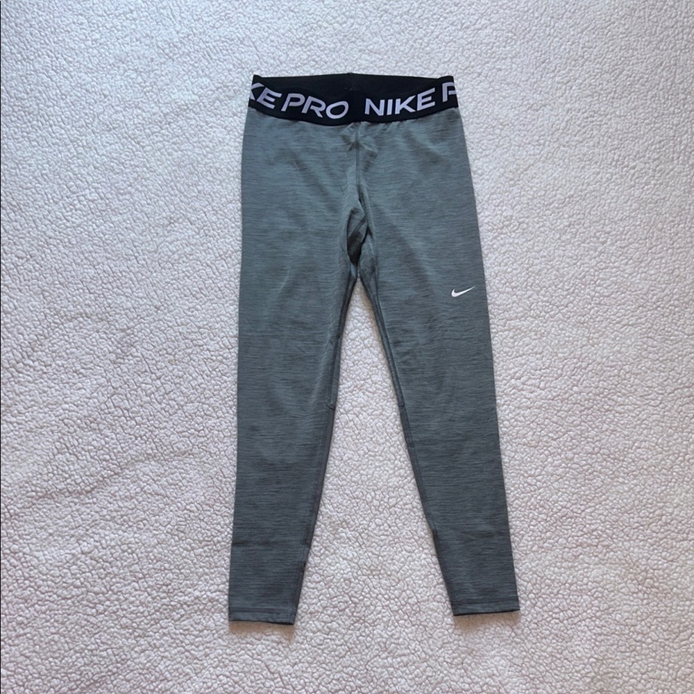 Nike Pro Gray Leggings for Ultimate Performance - Picture 1 of 10